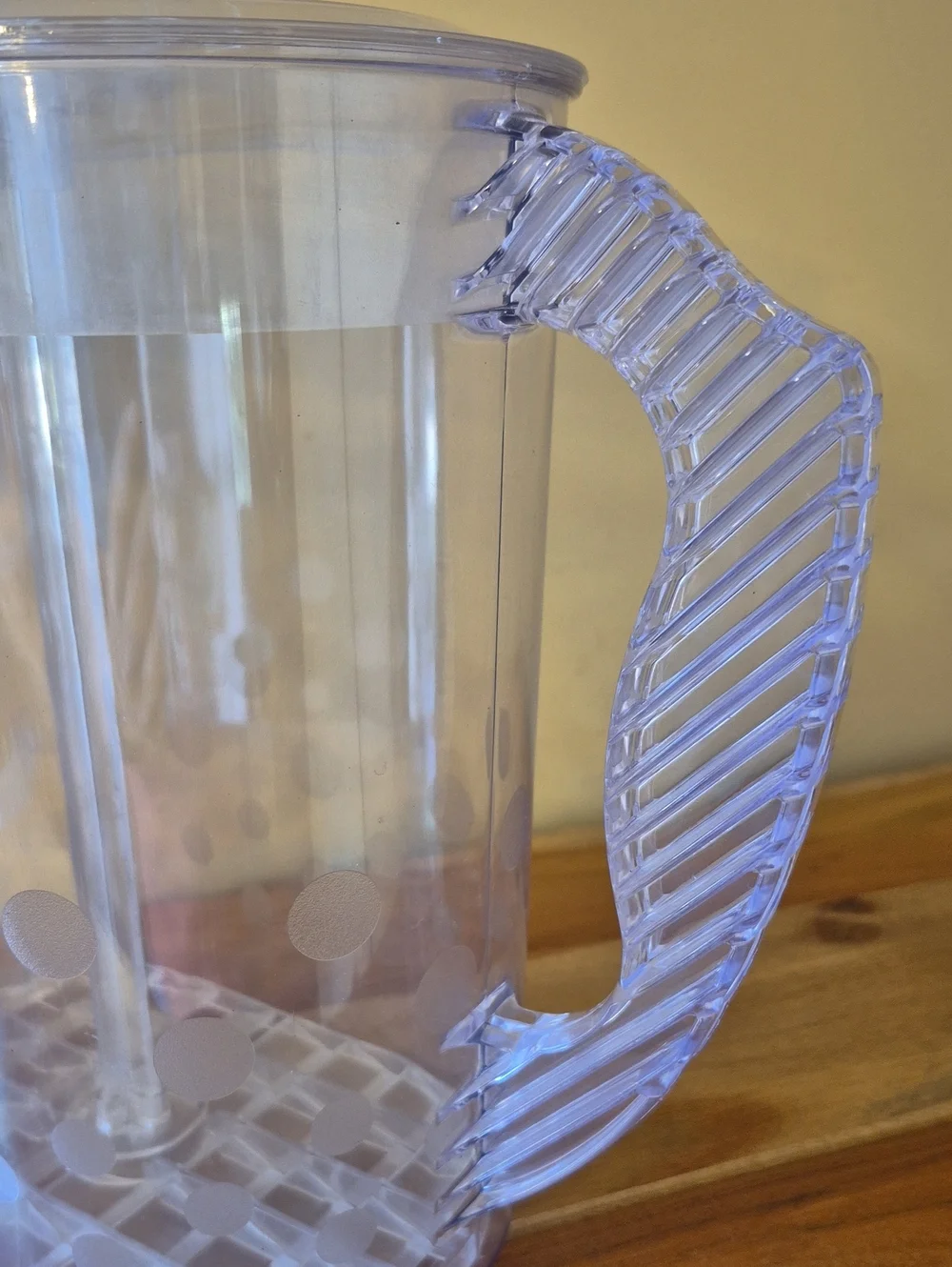 Pampered Chef 1 Gallon Quick Stir Polka Dot Pitcher